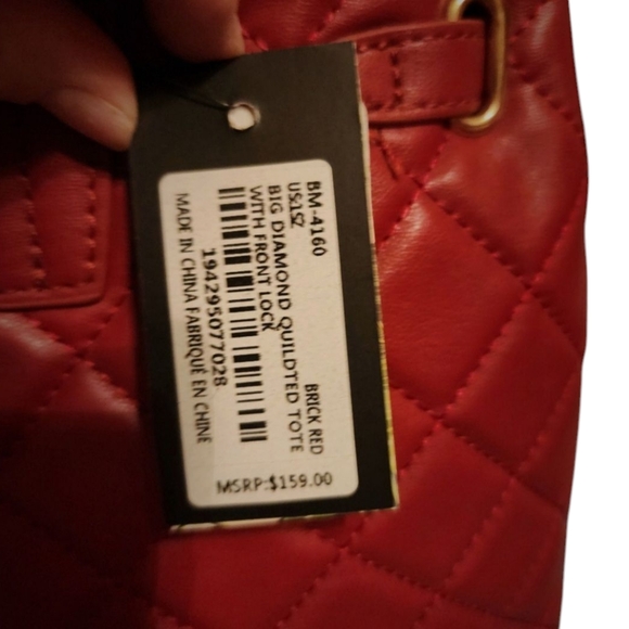 Studio Badgley Mishka Big Diamond Quilted Tote With Front Lock - Picture 3 of 6